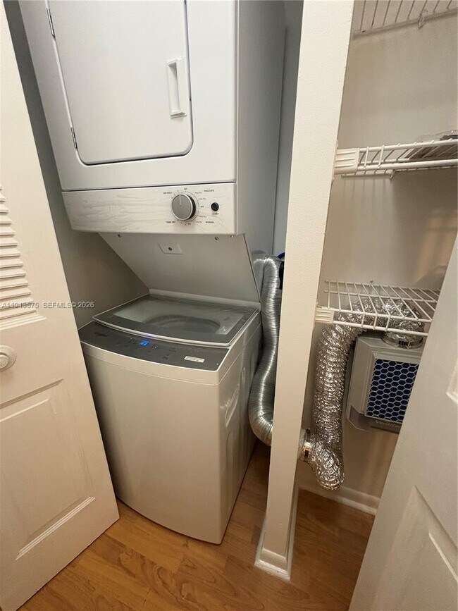 Building Photo - 5981 Washington St