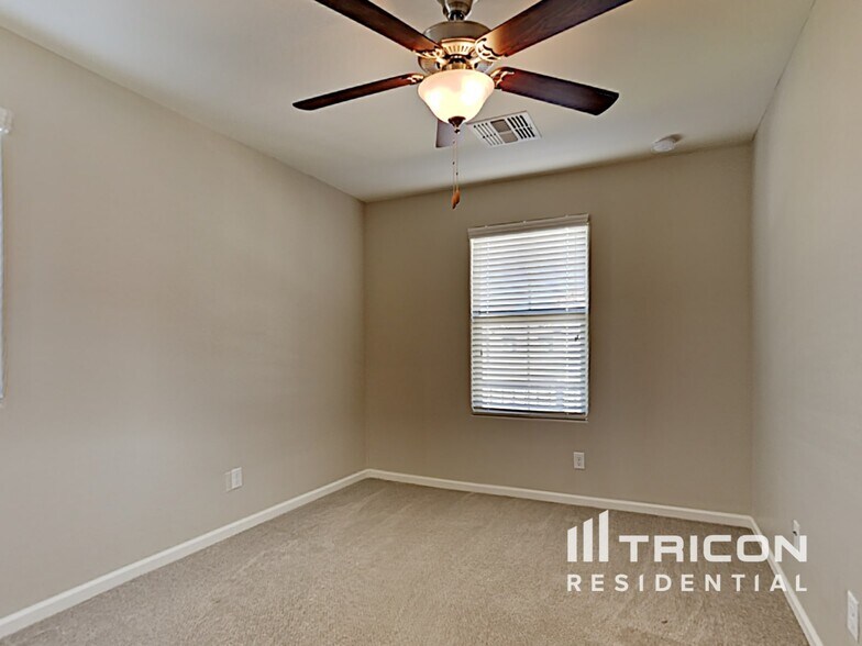 Building Photo - 12586 W Roy Rogers Rd
