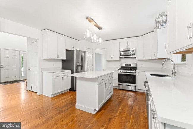 Building Photo - 10105 Cotter Ct