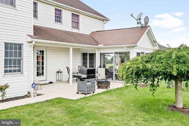 Building Photo - 201 Sunbrook Dr