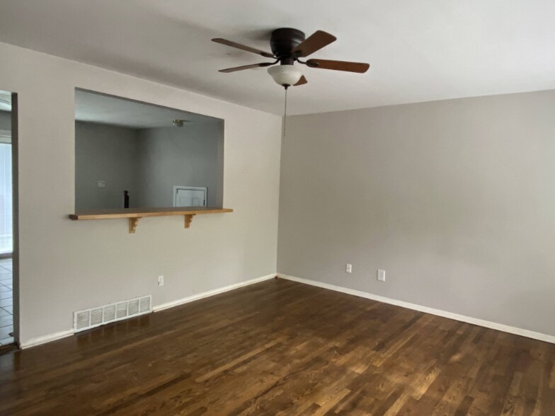 Building Photo - 2138 St Leo Pl