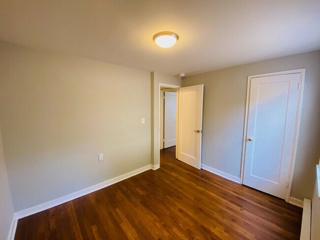 Building Photo - Cute 3 Bedroom Home in the Heart of West S...