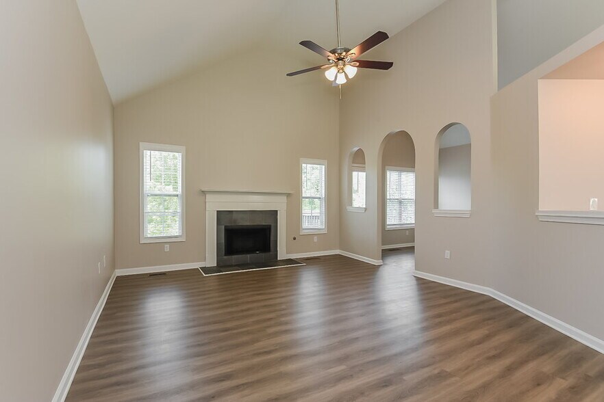 Building Photo - 4604 Reminisce Way