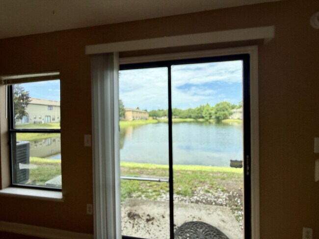 Building Photo - Stunning Townhouse with Breathtaking Water...