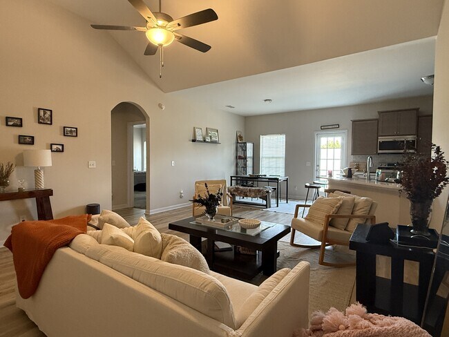 Building Photo - 2998 Arnall Dr
