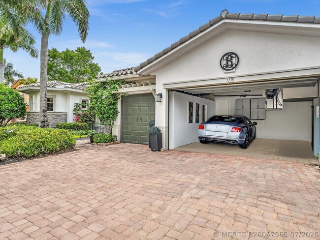 Building Photo - 7738 NW 112th Way