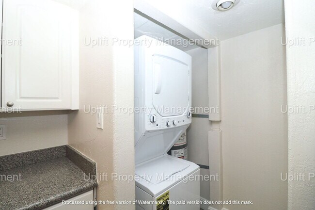 Building Photo - 9356 Twin Trails Dr