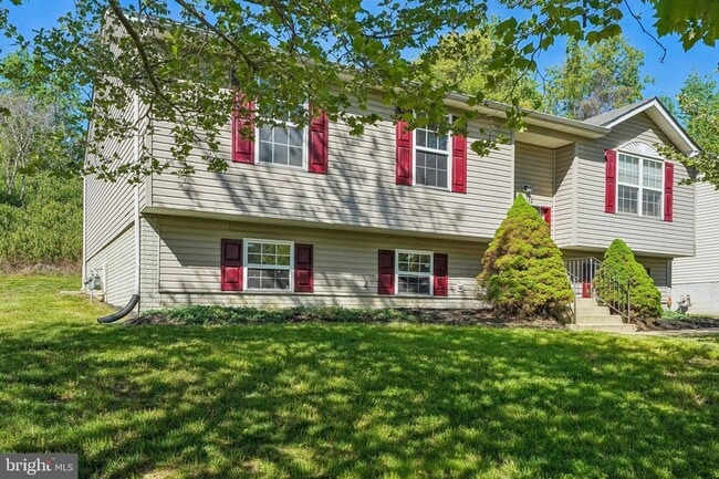 Building Photo - 7039 Heather Dr