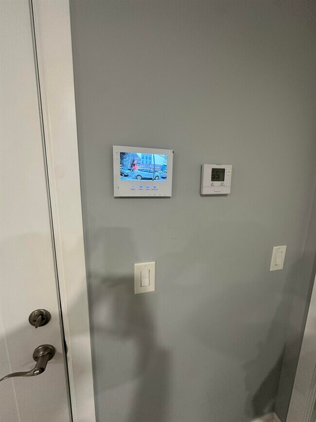 Building Photo - 514 43rd St