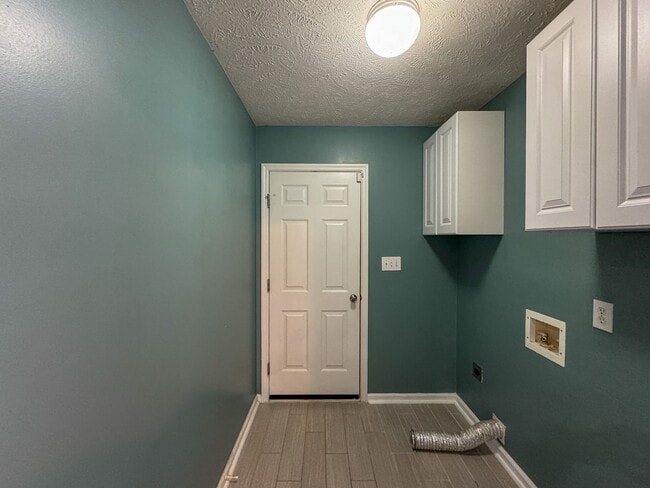 Building Photo - Charming 3 Bed 2 Bath Spring Lake Home wit...