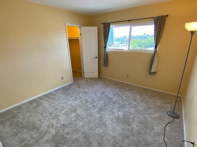 Building Photo - Madison Ballantyne 2 Bedroom Apartment