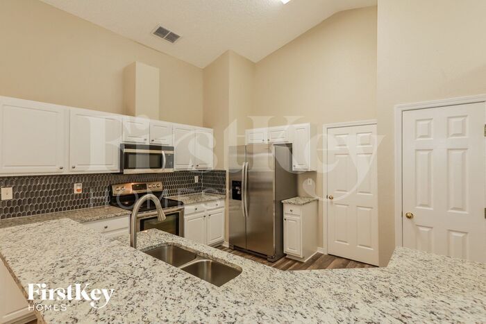 Building Photo - 2047 Eclipse Dr
