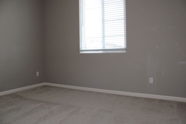 Building Photo - 170 Dnieper River Way