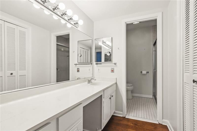 Building Photo - 75 Montre Square NW