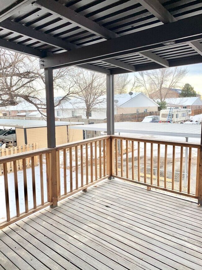 Building Photo - Renovated 2 Bed, 1 Bath in North Central Longmont! Move in special - 2 Weeks Free, Flexible lease...
