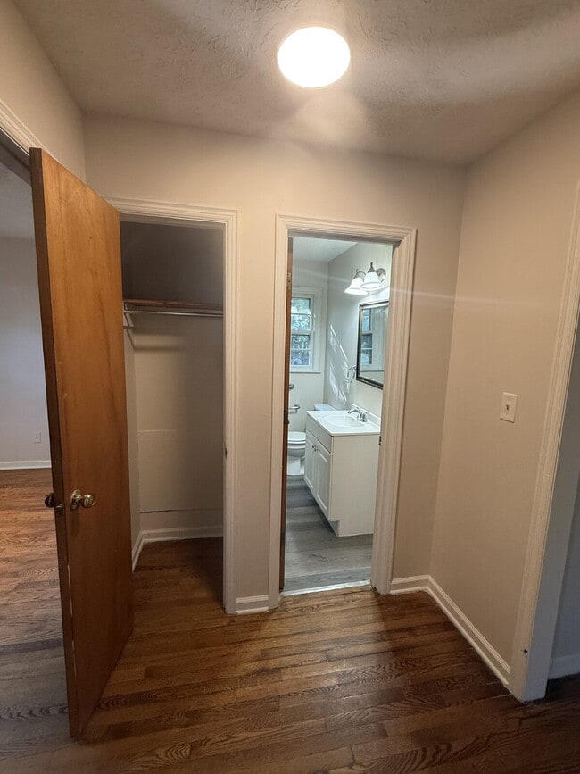 Building Photo - Two bed one bath property in Madison Heigh...