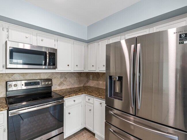 Building Photo - 2568 Bering Dr