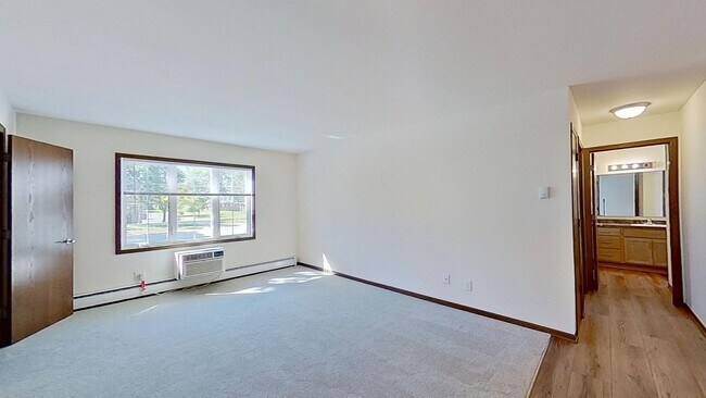Building Photo - Renovated Upper 1 Bedroom 1 Bathroom Apartment is Available
