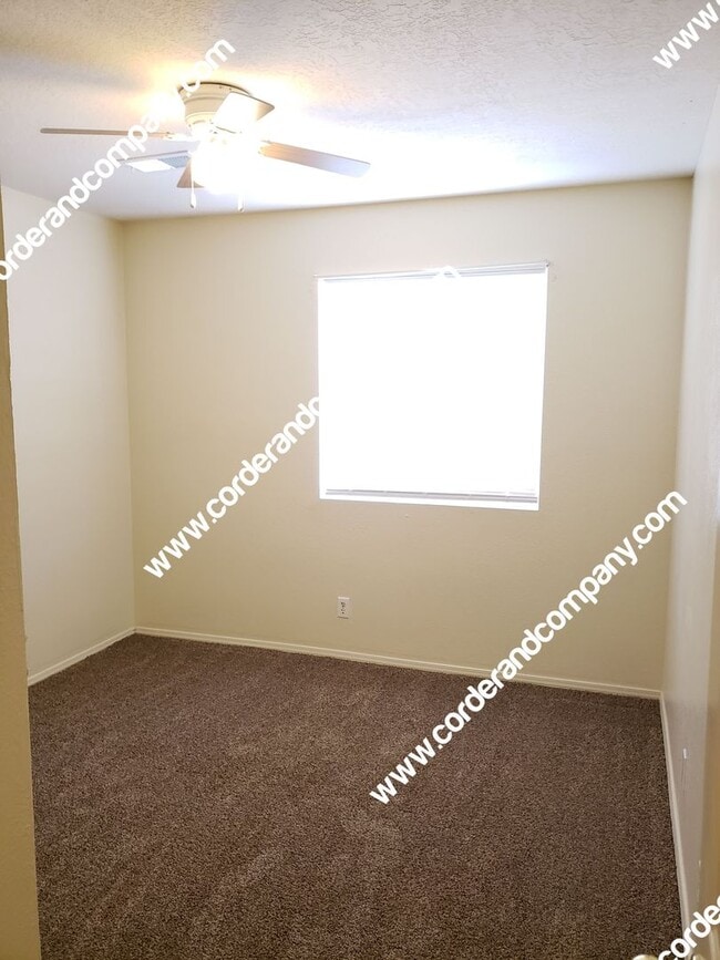 Building Photo - Nice 3 Bedroom, 2 Bathroom, 2 Car Garage a...