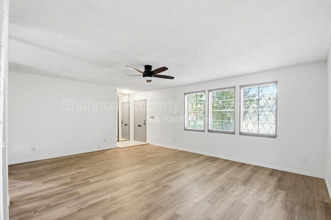 Building Photo - 2275 Triway Ln
