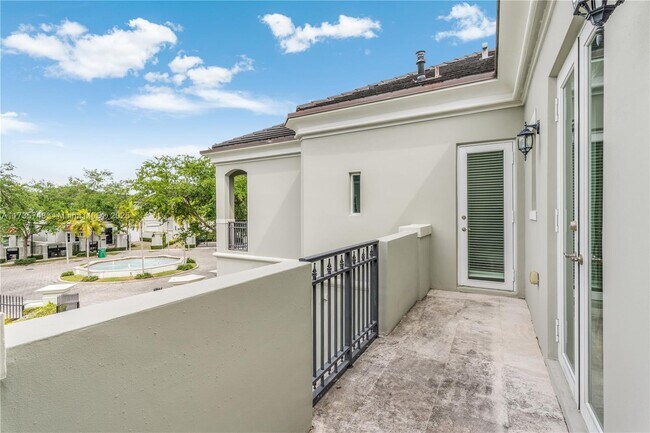 Building Photo - 10155 SW 75th Pl