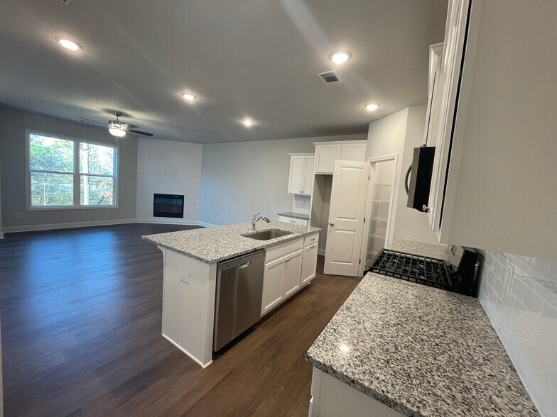 Building Photo - 1577 Gin Blossom Cir