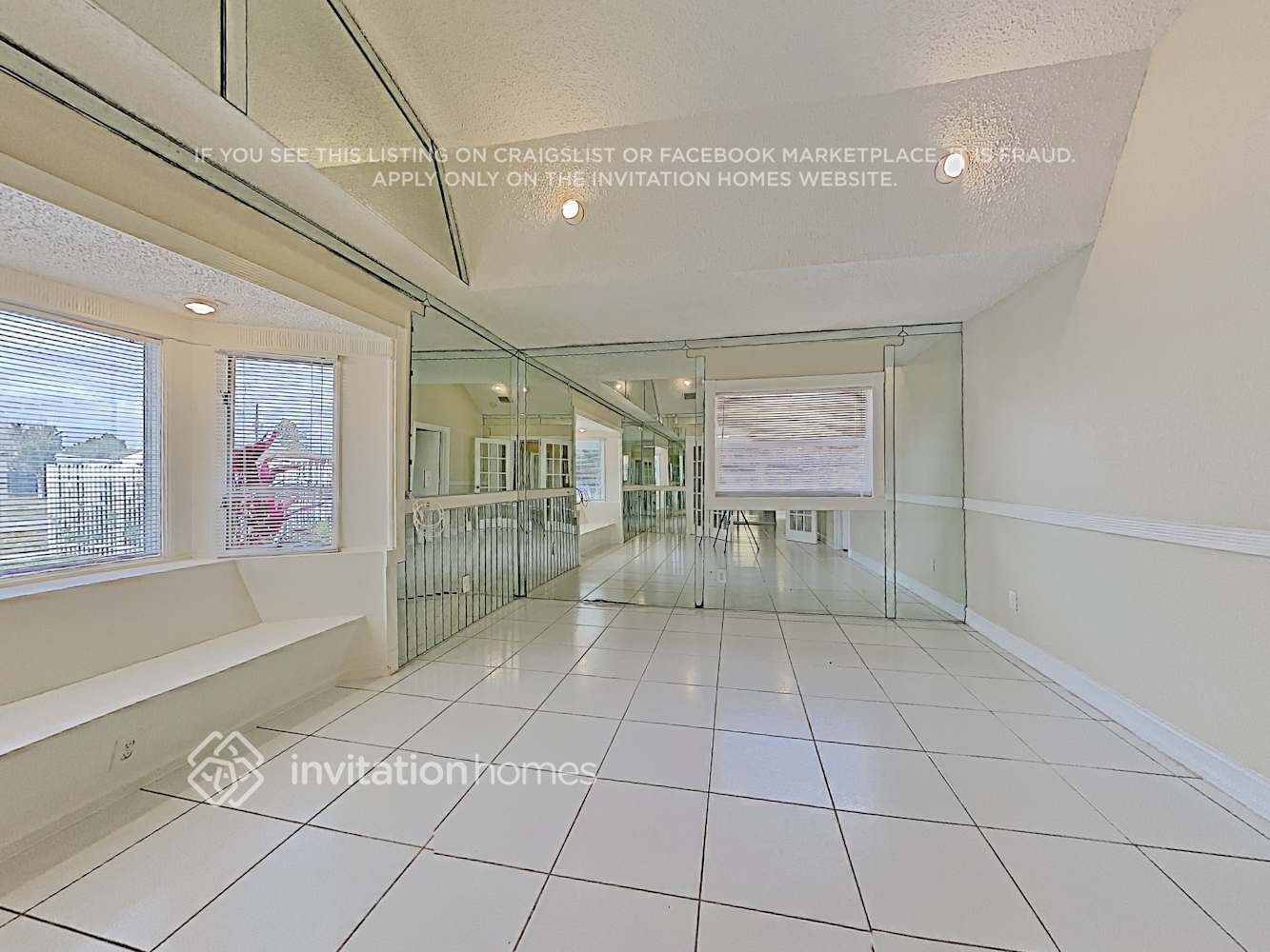 Building Photo - 13933 Madison St