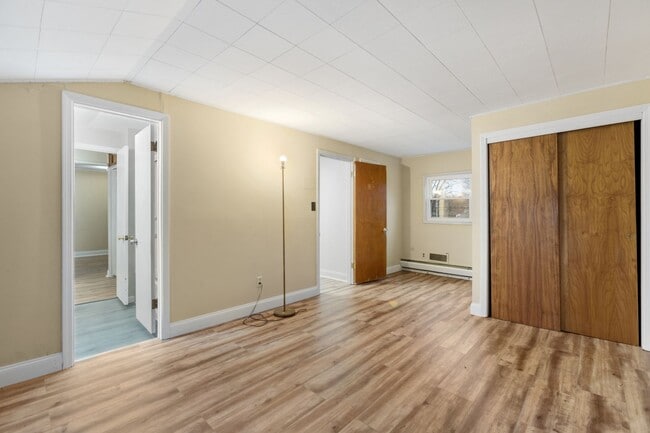 Building Photo - Single family Walking distance to UofD; Av...