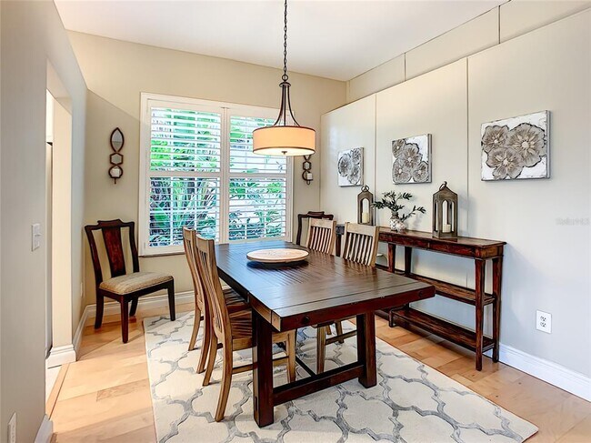 Building Photo - 539 Fallbrook Dr