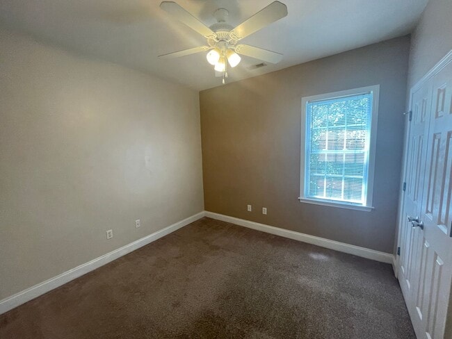 Building Photo - 375 Lullwater Dr