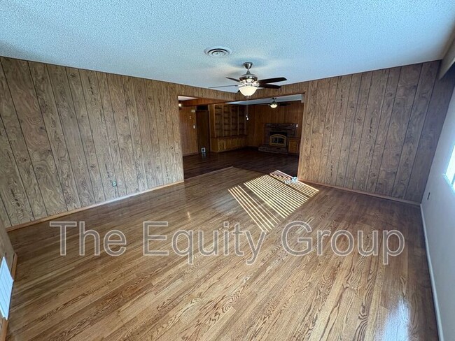 Building Photo - 1413 W Cambridge Ave