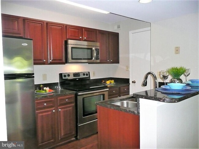 Building Photo - 3903 Penderview Dr