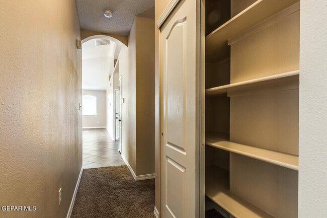 Building Photo - 228 Flor Scabiosa Dr