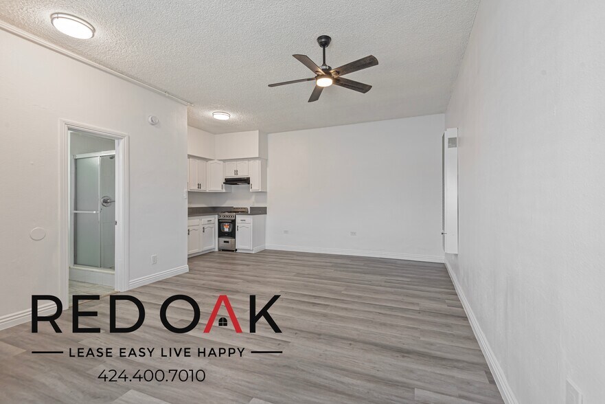 Building Photo - 15901 S Vermont Ave