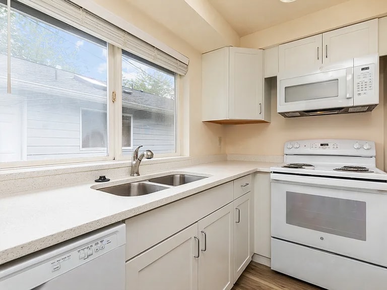 Kitchen Sink and Counter - 1921 Chestnut St