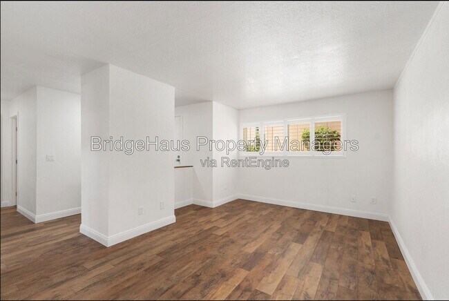 Building Photo - 3230 Ashford St