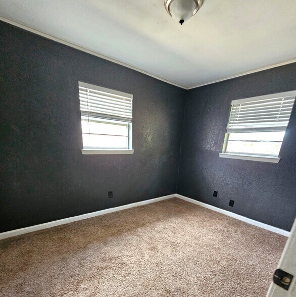 Building Photo - 1519 Indian Trl