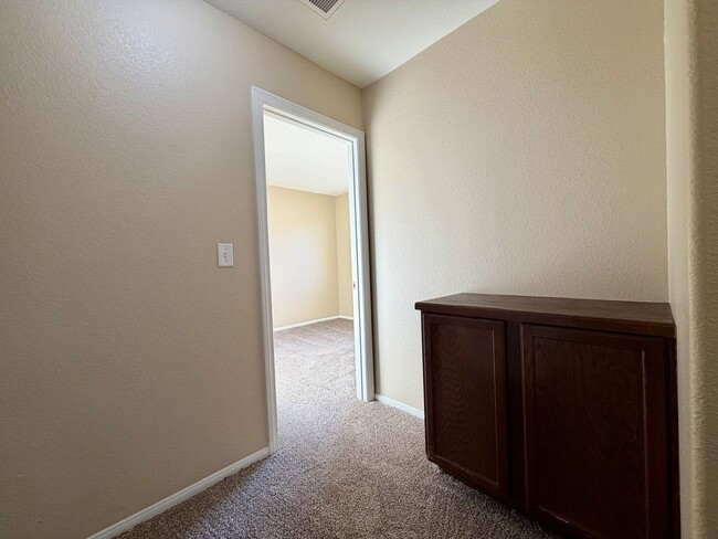 Building Photo - 4 bedroom near Nellis AFB