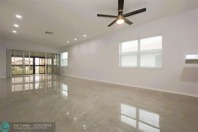 Building Photo - 13749 Date Palm Ct