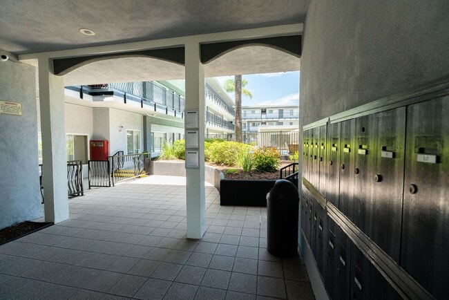 Building Photo - 18411 Vincennes St