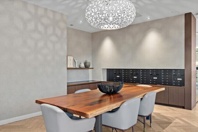 Building Photo - 1330 Lancaster St