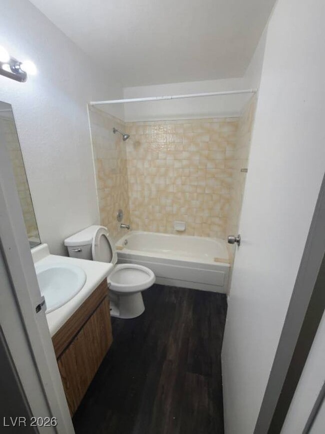 Building Photo - 6201 Bellota Dr