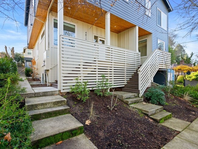 Building Photo - 4 bed/3.5 Bath Townhouse in Richmond Neighborhood, SE Portland