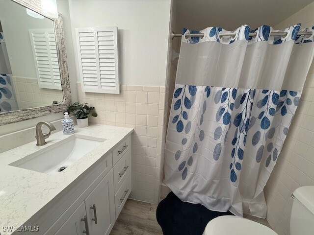 Building Photo - 788 Park Shore Dr