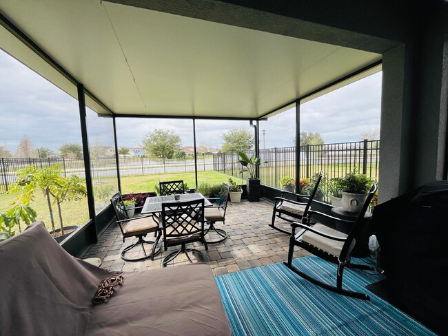 Building Photo - Available for July move-in!