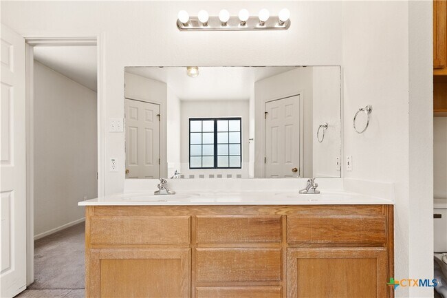 Building Photo - 392 County Rd 4711