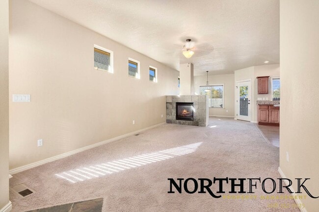 Building Photo - Low Maintenance Craftsman Home in Nampa