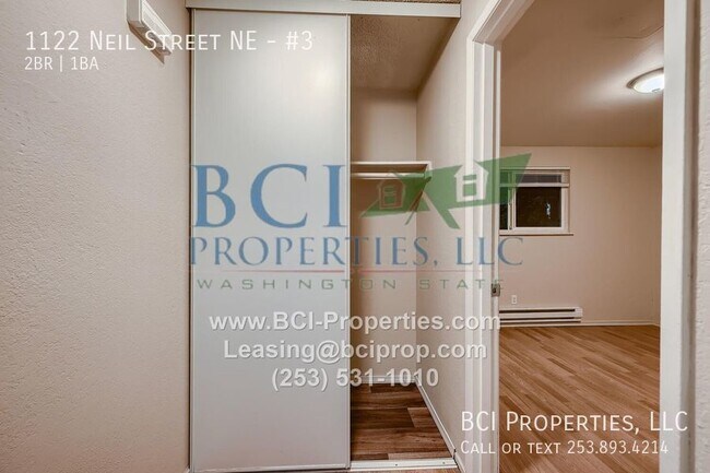 Building Photo - 1122 Neil St NE