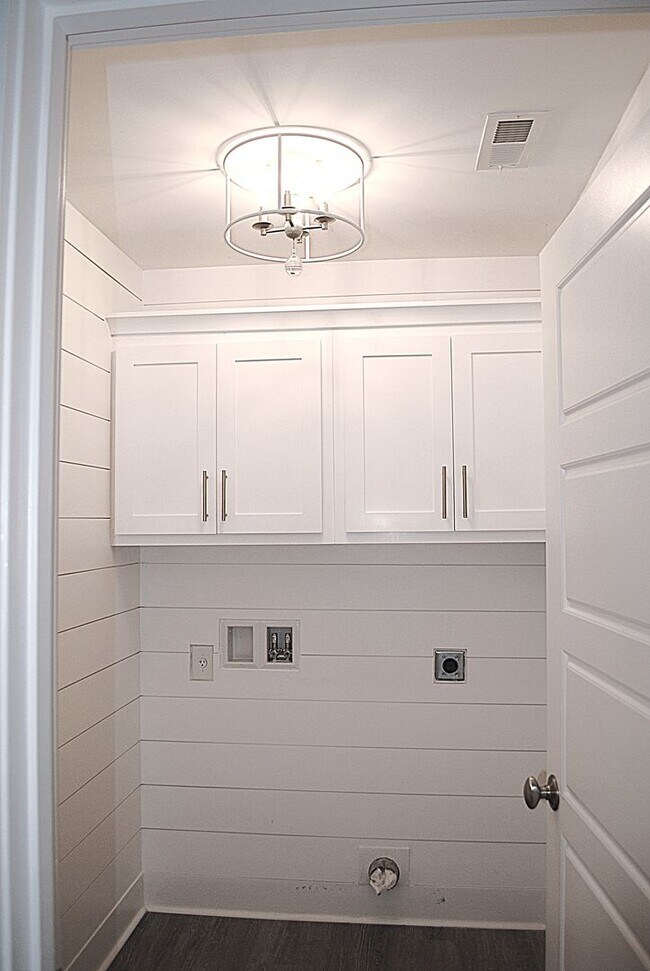 Building Photo - Clambake Cove