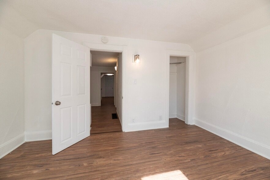 Bedroom 2 - 1221 Wells Pl